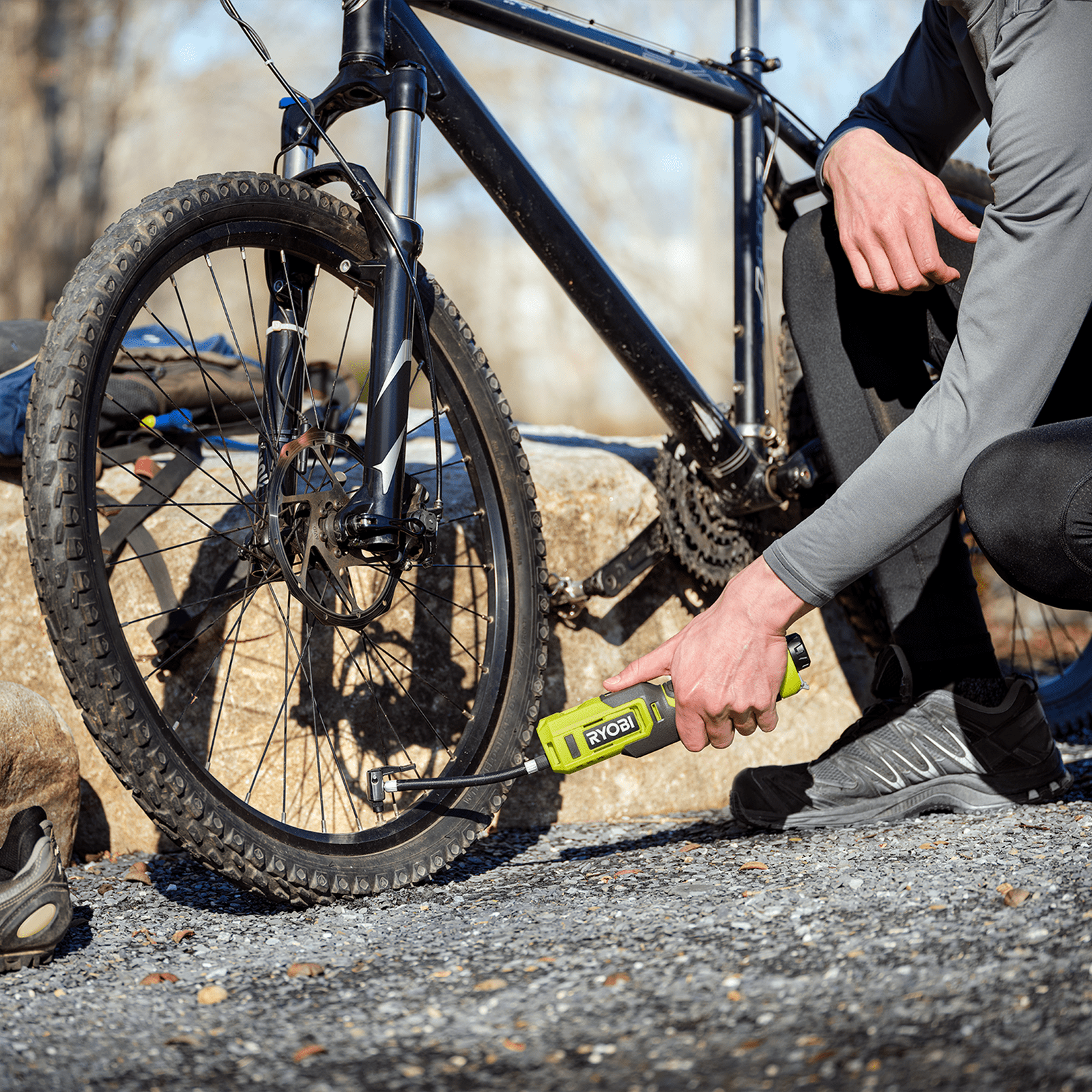 Ryobi USB High Pressure Inflator 2Ah Kit - Image 2