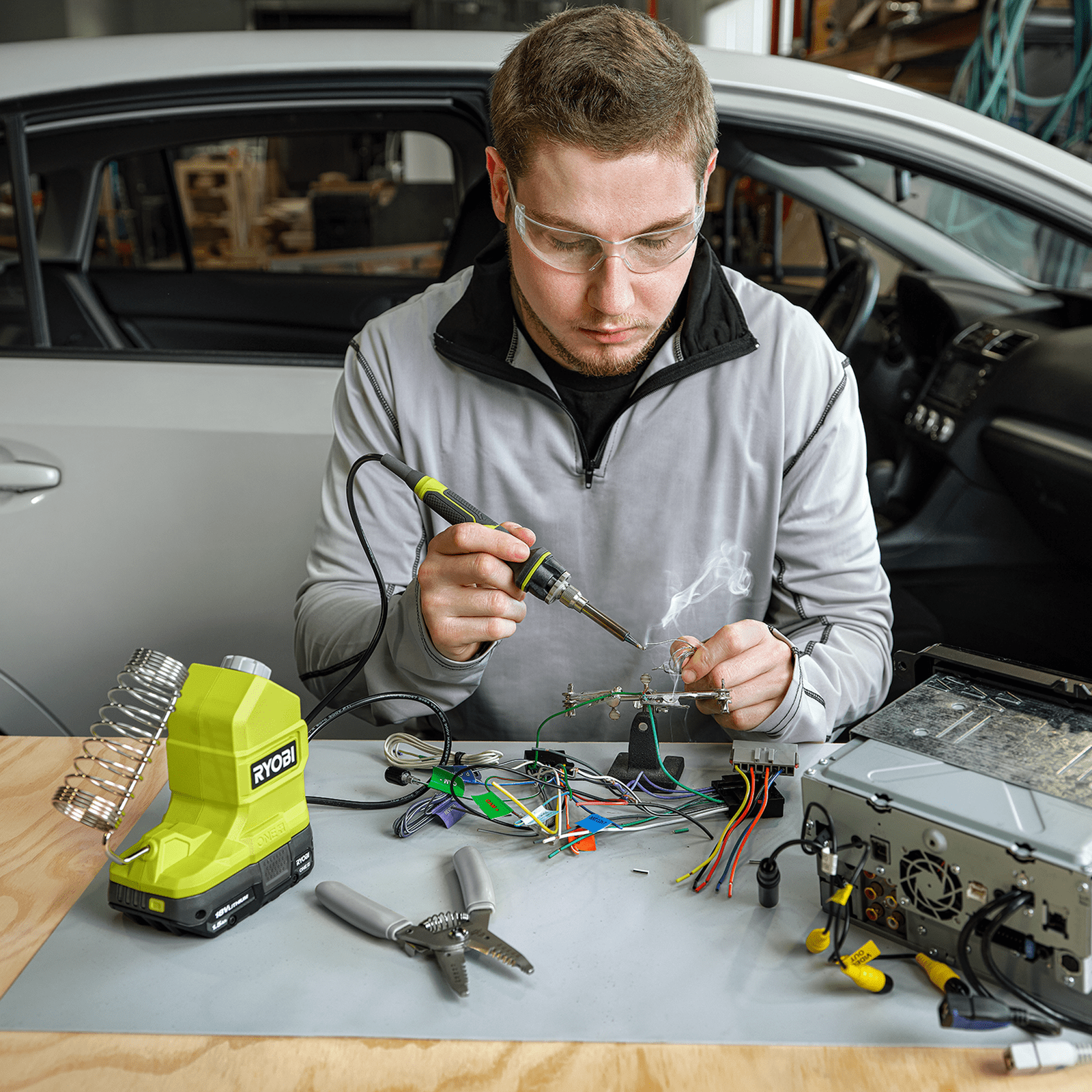 Ryobi 18V ONE+ Variable Temperature Soldering Iron - Tool Only - Image 2