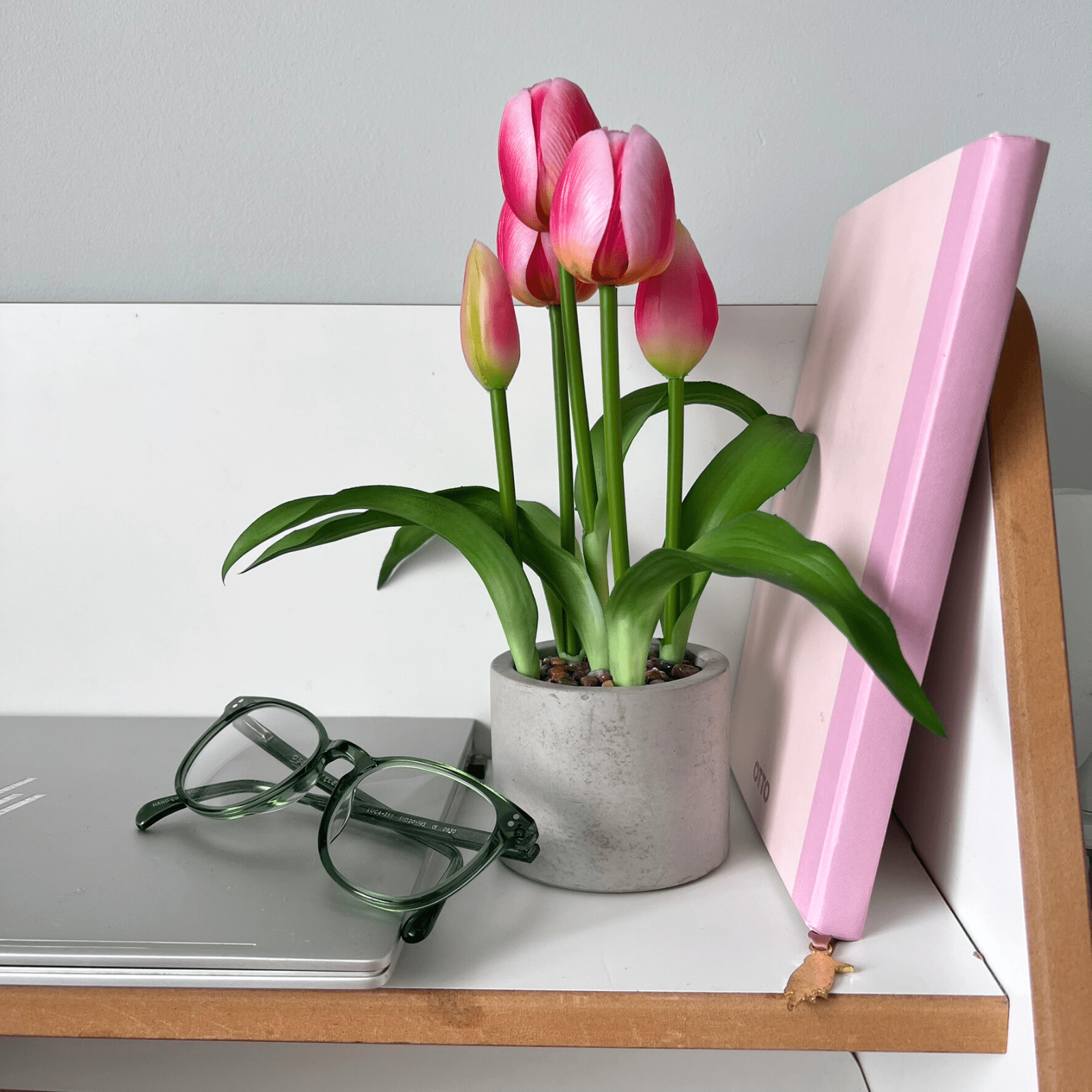 Un-Real 26cm Potted Tulips Artificial Plant - Image 4