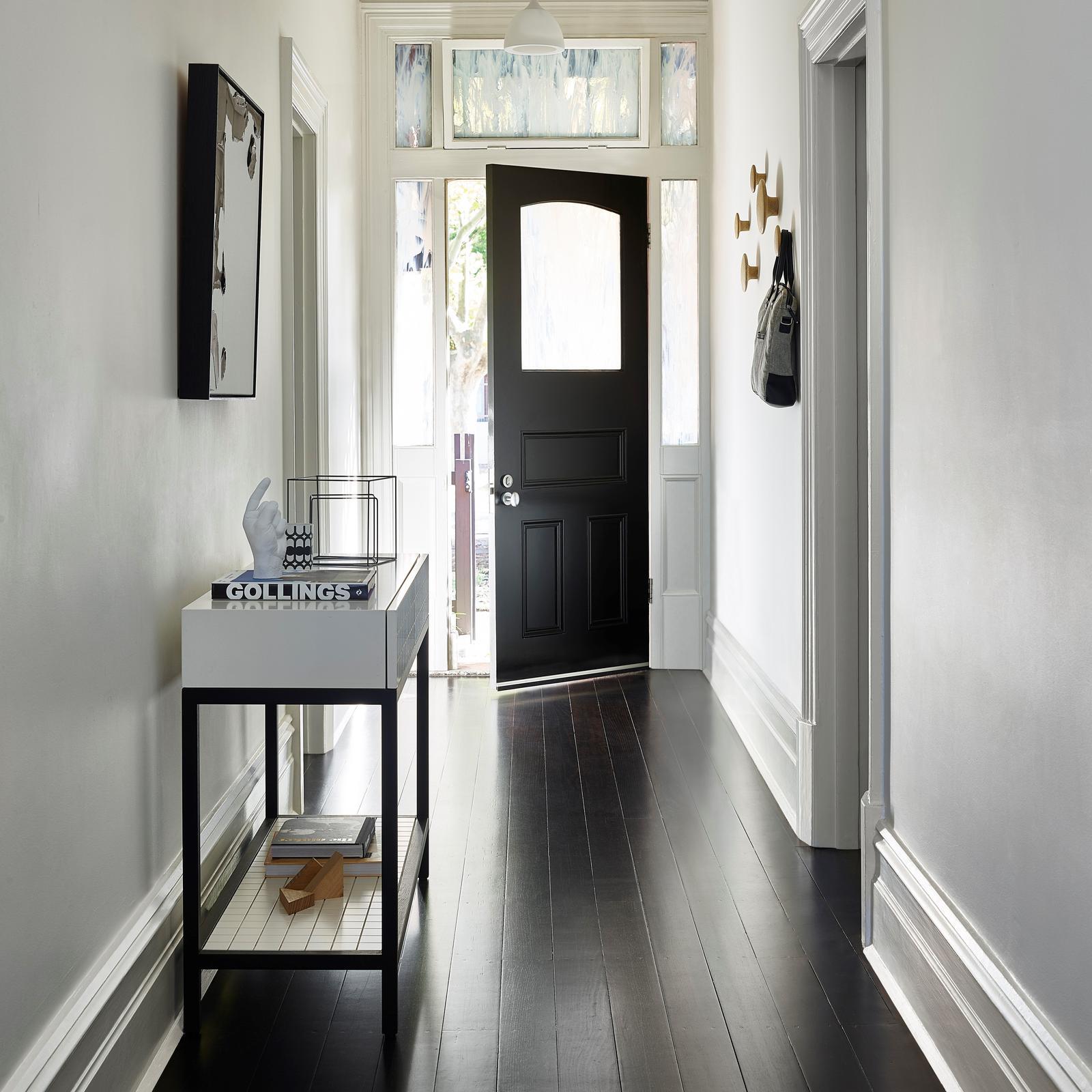 Feast Watson 4L Black Japan Timber Floor Stain And Varnish - Image 8
