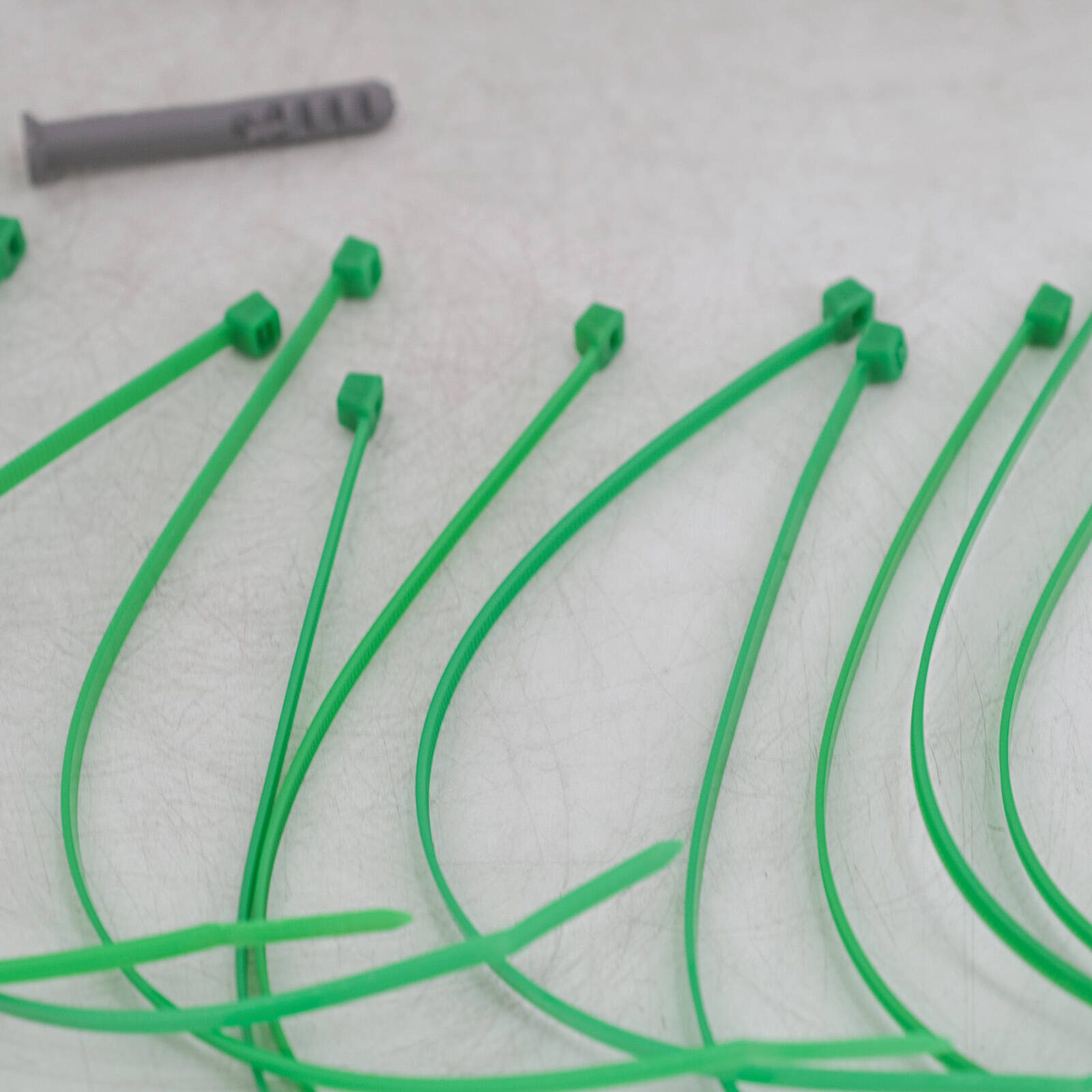 UN-REAL 25cm Accessories Artificial Expanding Trellis Installation Kit - Image 6