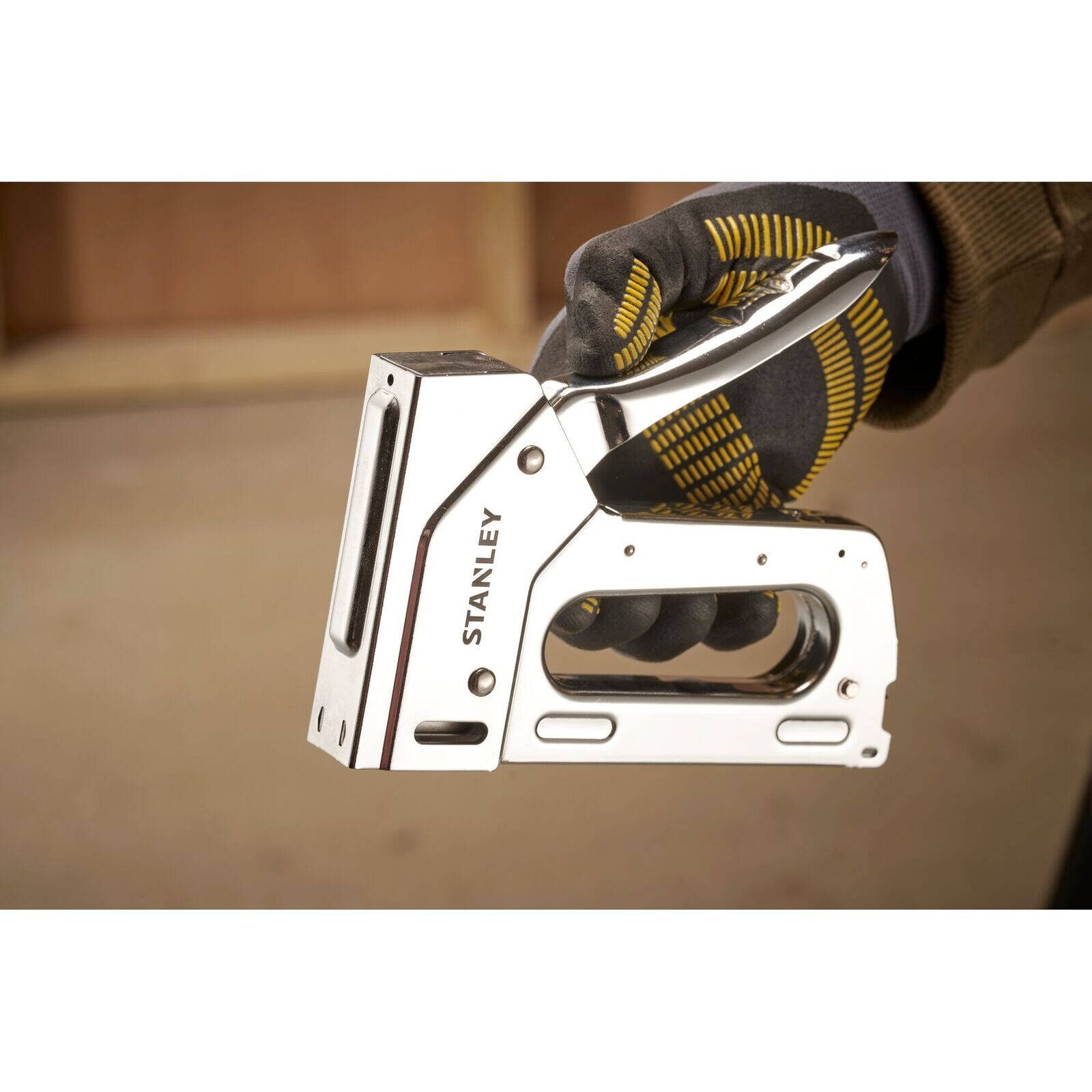 Stanley Heavy Duty Steel Staple Gun - Image 4