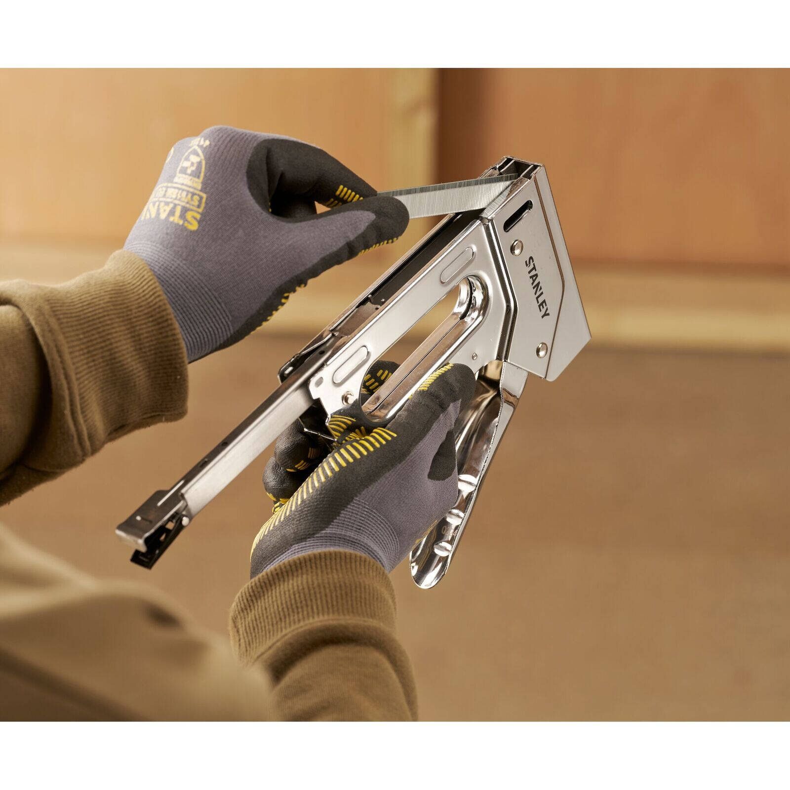 Stanley Heavy Duty Steel Staple Gun - Image 5