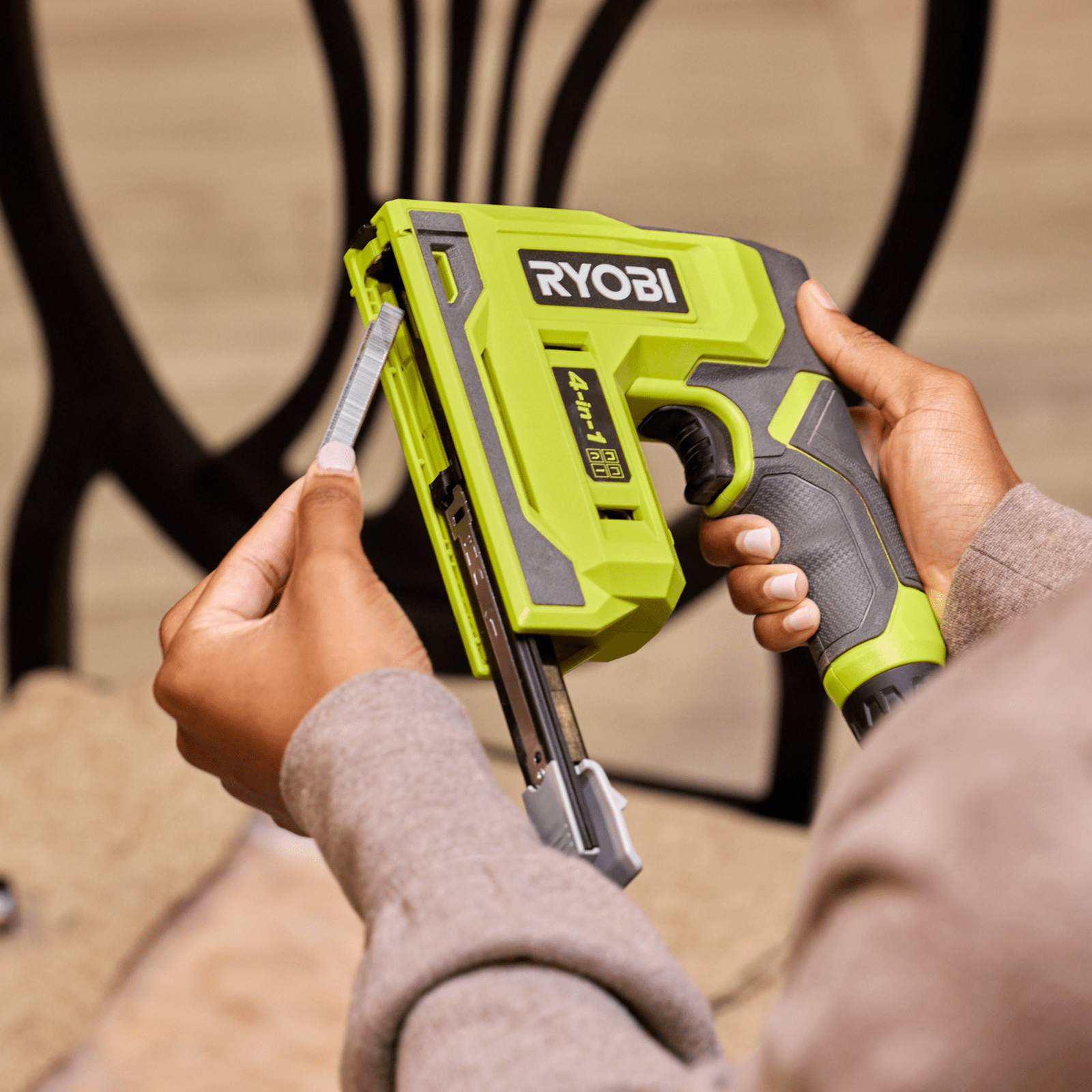 Ryobi USB 4-In-1 Stapler 2Ah Kit - Image 4