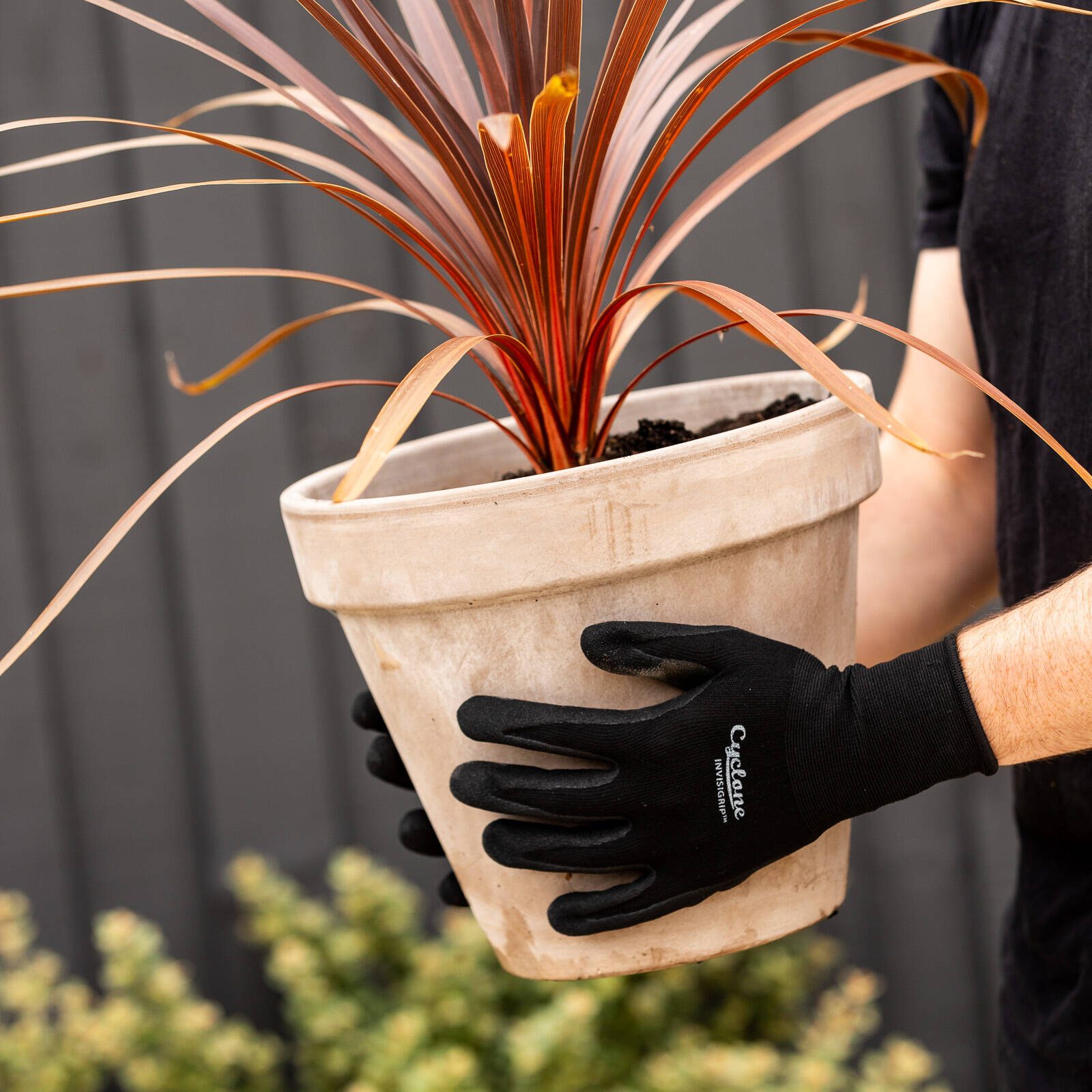 Cyclone X-Large Invisigrip Tough Gardening Gloves - Image 3