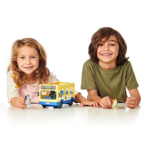 BLUEY-Brisbane-Bus-Adventure-Bus-Vehicle-and-Figures-Pack-with-Two-6-8cm-Figures-Multicolor-17345-B09Q3R6R7C-7