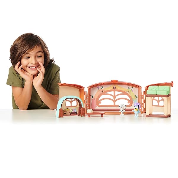 Bluey-School-Friends-Calypsos-School-Playset-6-8cm-posable-Figures-Playset-17337-B09Q4GH94G-6