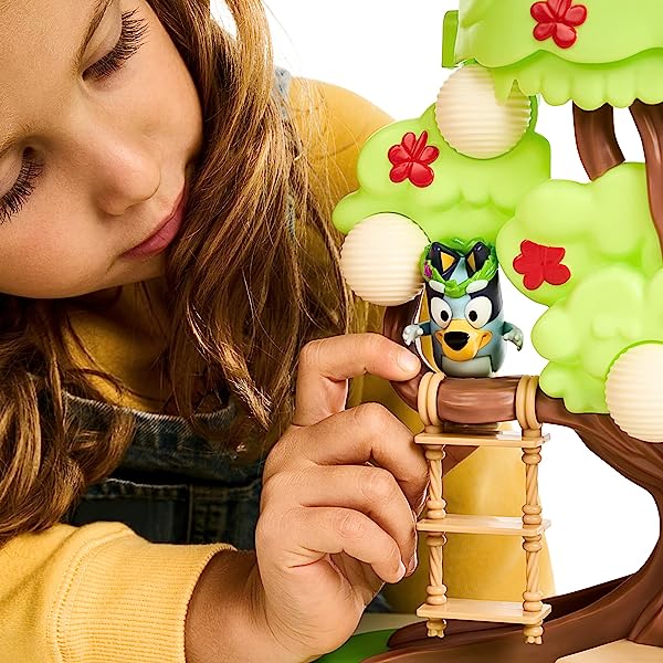Bluey-Tree-Playset-with-Secret-Hideaway-Flower-Crown-and-Fairy-Figures-and-Accessories-B0B5JYHZCQ-4