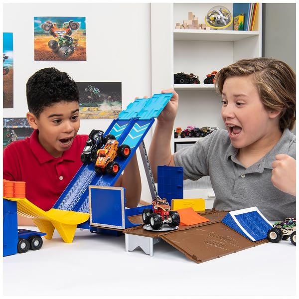 Monster-Jam-VHP-1t64-Transforming-Hauler-Playset-UPCX-GBL-Toy-B081VWFB72-2