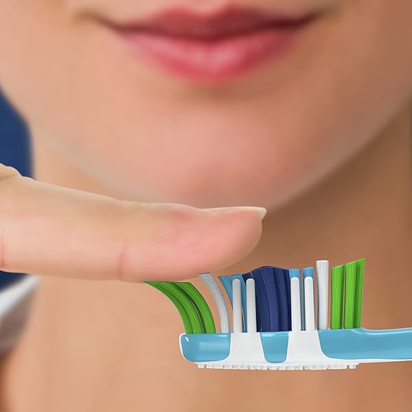 Oral-B-Complete-5-Way-Clean-Toothbrush-3-Count-B09RQRNVSK-3