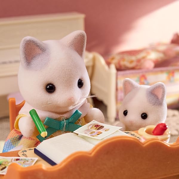 Sylvanian-Families-Latte-Cat-Family-B0CQM3DQXM-6